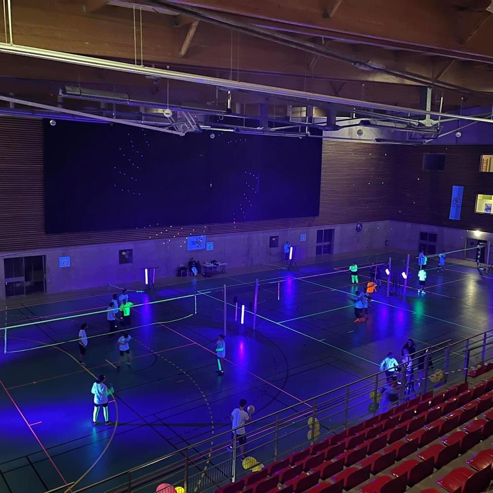 Photo Animation Volley Fluo (sport dans le noir), et soirée fluo par Ideasport à Avignon en Vaucluse (84)